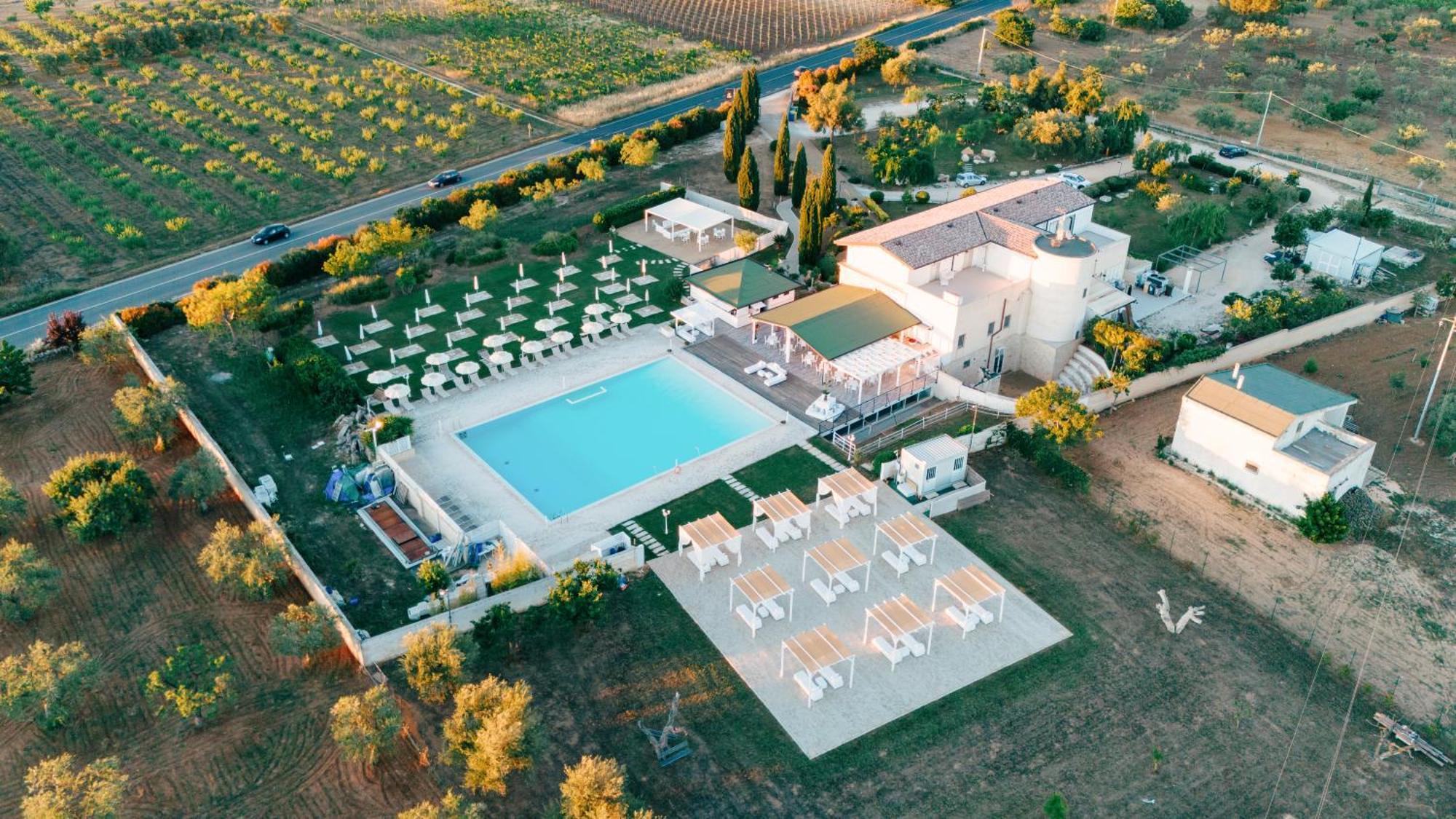 アックアヴィーヴァ・デッレ・フォンティ Zyra Garden Club Bed & Breakfast エクステリア 写真
