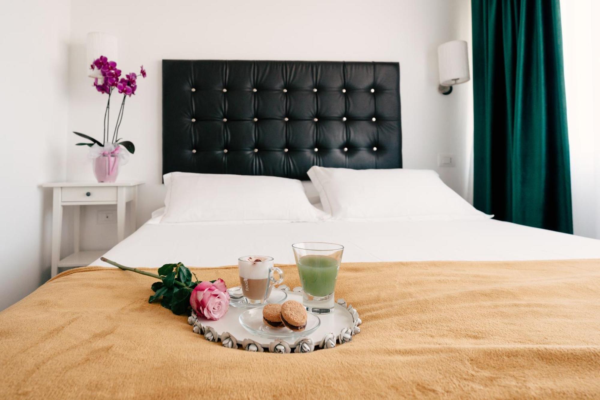 アックアヴィーヴァ・デッレ・フォンティ Zyra Garden Club Bed & Breakfast エクステリア 写真