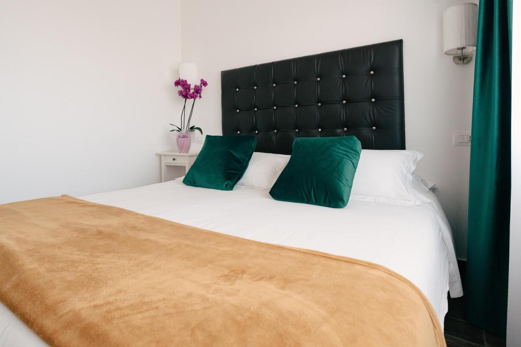 アックアヴィーヴァ・デッレ・フォンティ Zyra Garden Club Bed & Breakfast エクステリア 写真